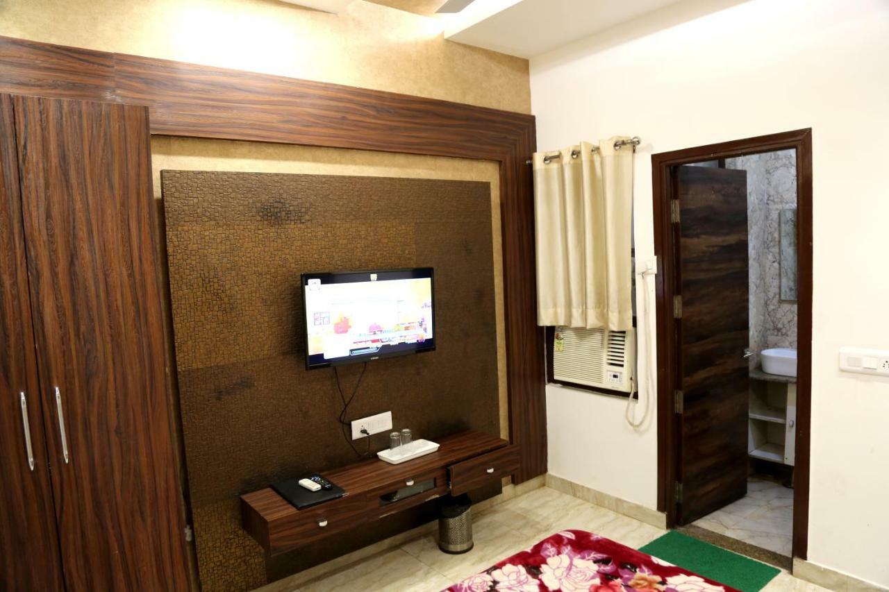 Hôtel Shree Anand Dham à Vrindāvan Extérieur photo