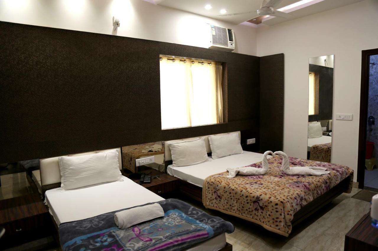Hôtel Shree Anand Dham à Vrindāvan Extérieur photo