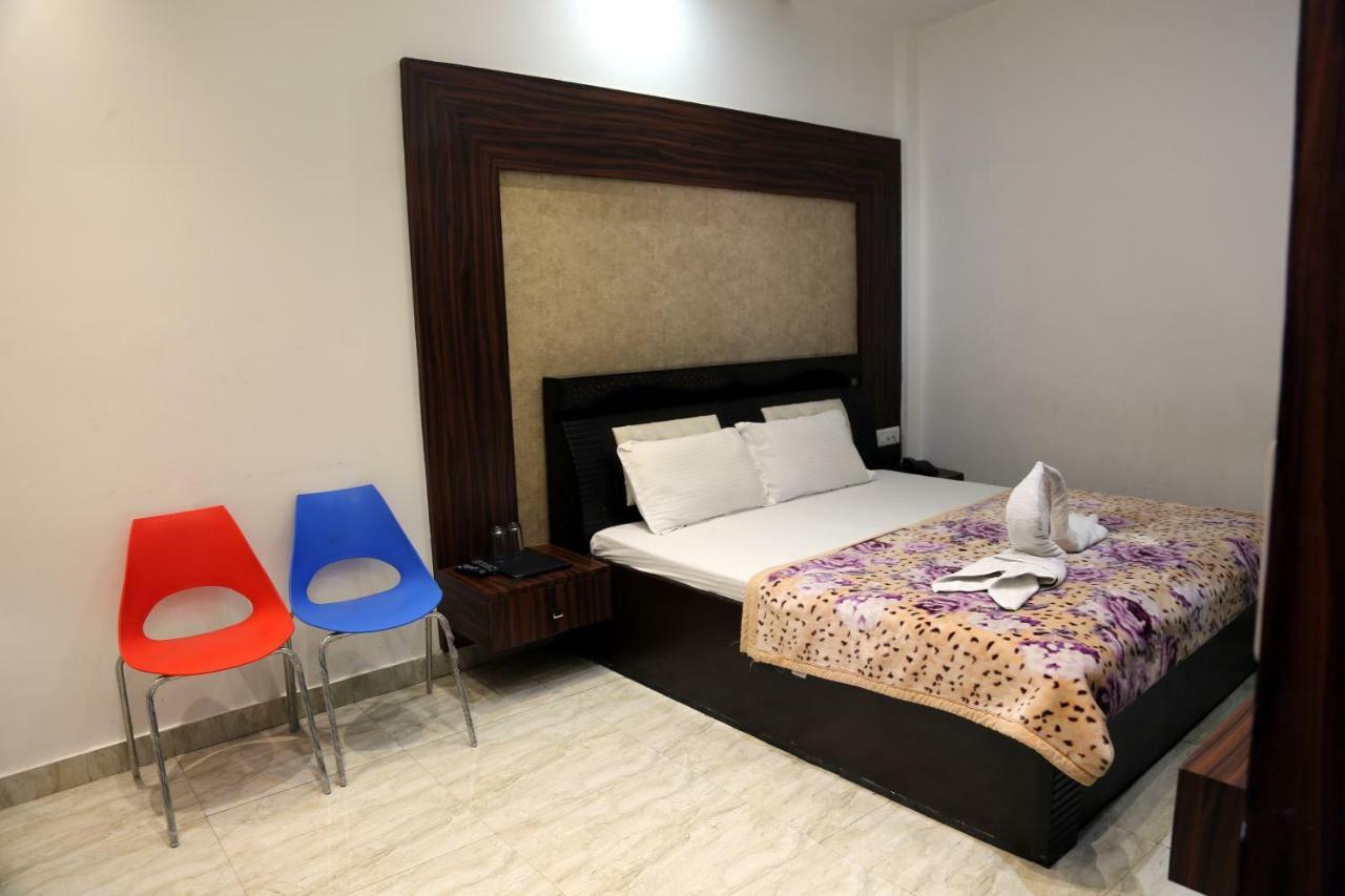 Hôtel Shree Anand Dham à Vrindāvan Extérieur photo