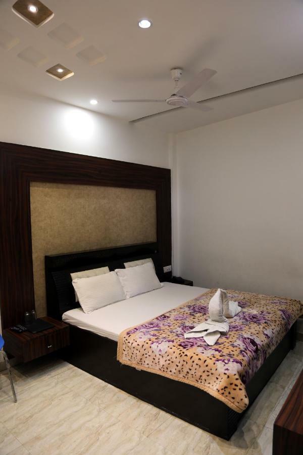 Hôtel Shree Anand Dham à Vrindāvan Extérieur photo