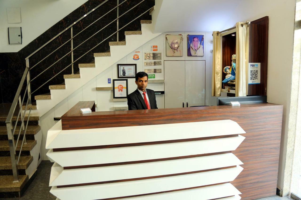 Hôtel Shree Anand Dham à Vrindāvan Extérieur photo