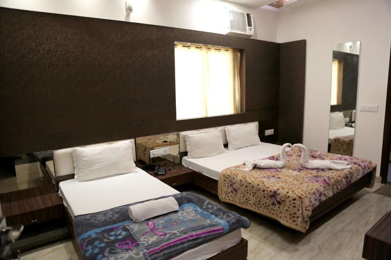 Hôtel Shree Anand Dham à Vrindāvan Extérieur photo